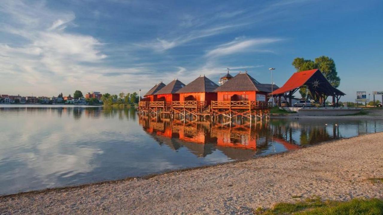 Overwater Cottage - Slovak Tahiti, Senec Εξωτερικό φωτογραφία